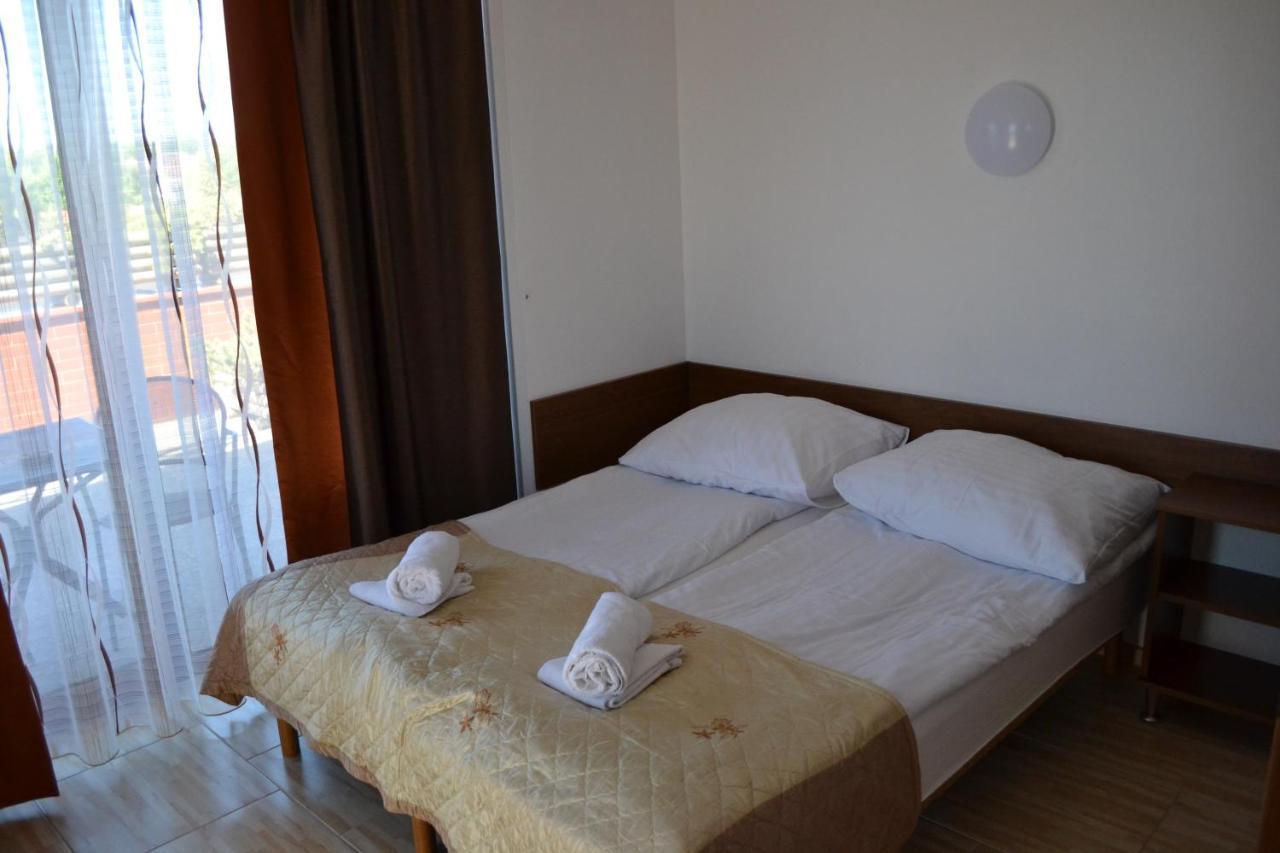 Bed and Breakfast Gosciniec Kaszebe Леба Экстерьер фото
