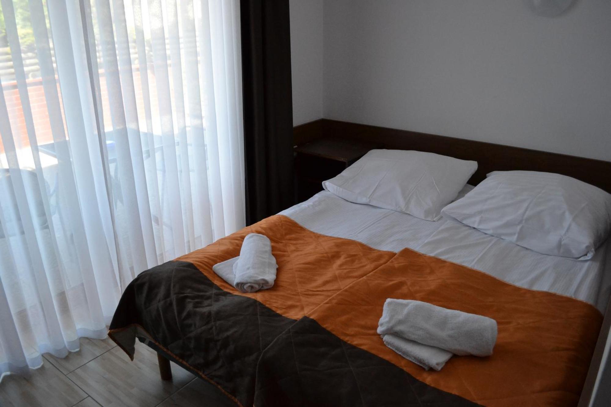 Bed and Breakfast Gosciniec Kaszebe Леба Экстерьер фото